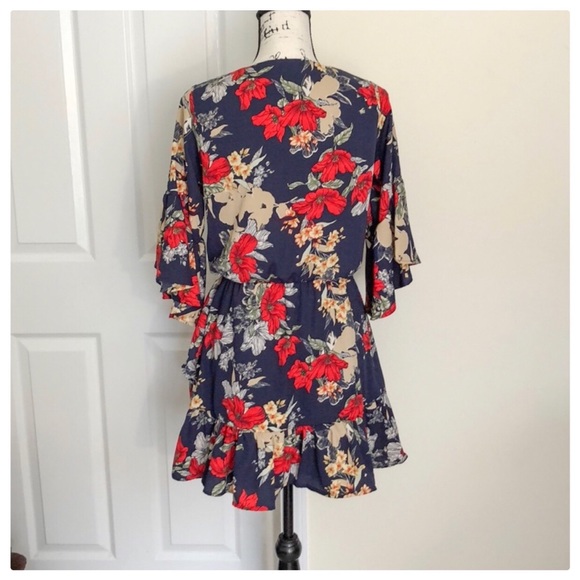 ❤️Beautiful Navy Red Floral Dress❤️ - Picture 3 of 8